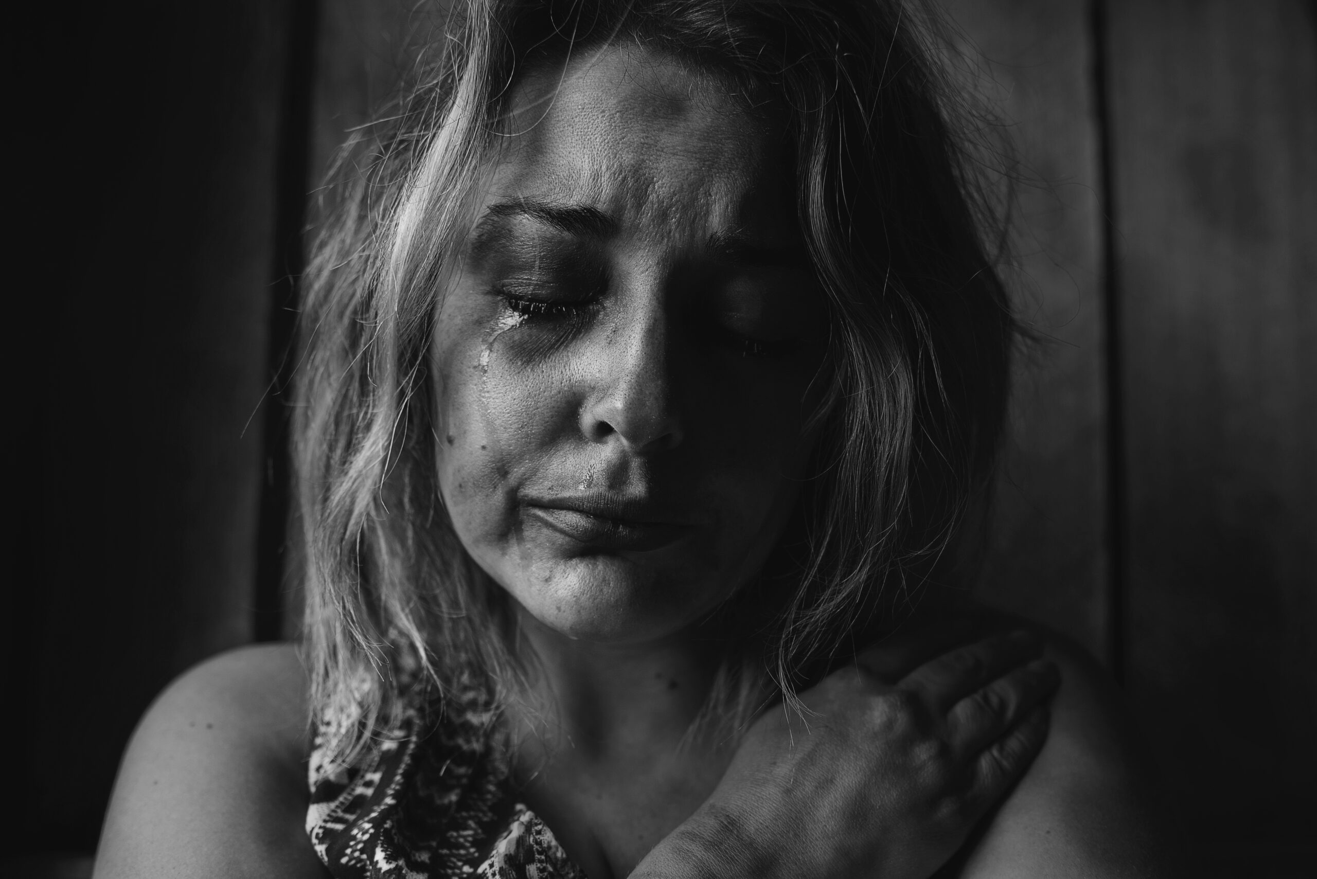 Suffering Woman pexels-kat-jayne-568021